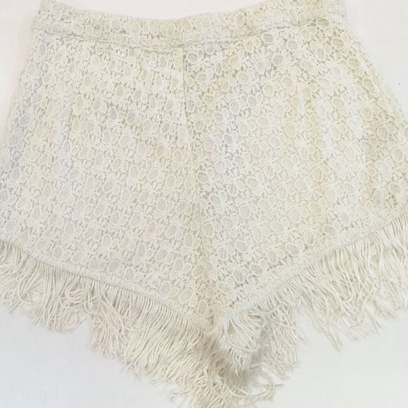 Pins And Needles Anthropology Embroidery & Fringe Boho Cottage Core Cream Shorts - Picture 8 of 12